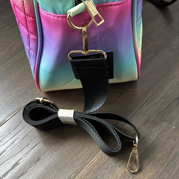 Olivia Miller Rainbow Tote,quilted,hand & crossbody strap,zip top,water resist - Picture 4 of 11